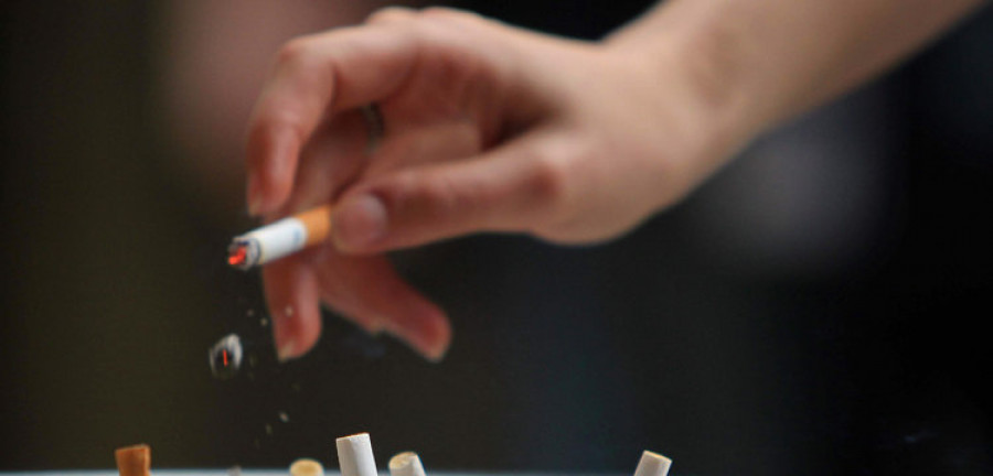 Alertan de que España es el país europeo donde los adolescentes empiezan a fumar más temprano