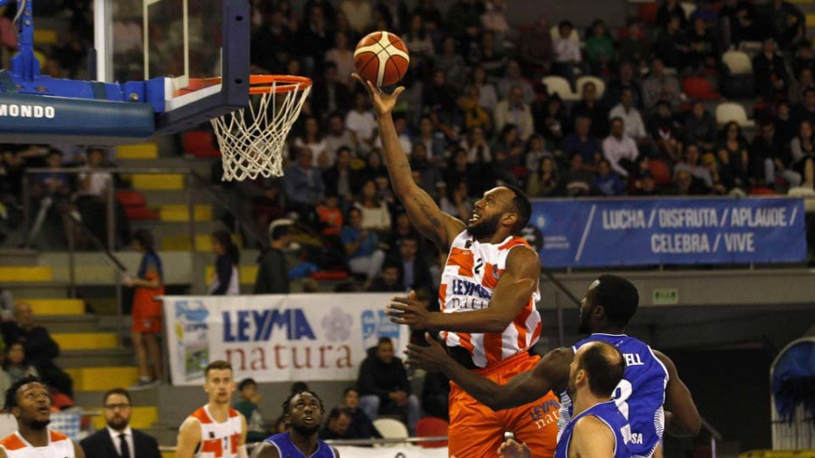 El primer triunfo del Basquet Coruña llegó tras una prórroga