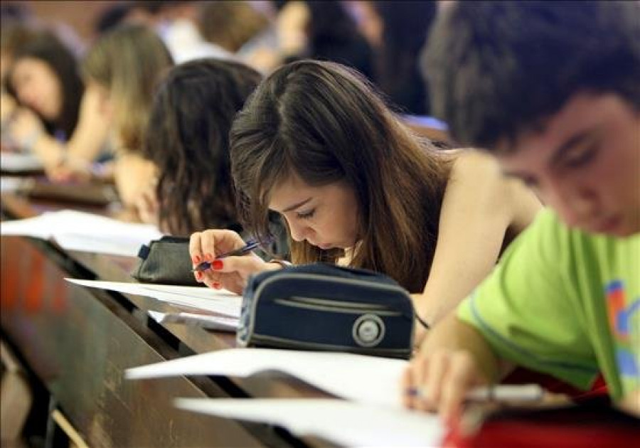 Mujer y joven, el perfil del estudiante español en el extranjero