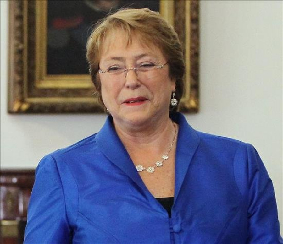 Bachelet visita a la joven enferma que le pidió autorización para morir