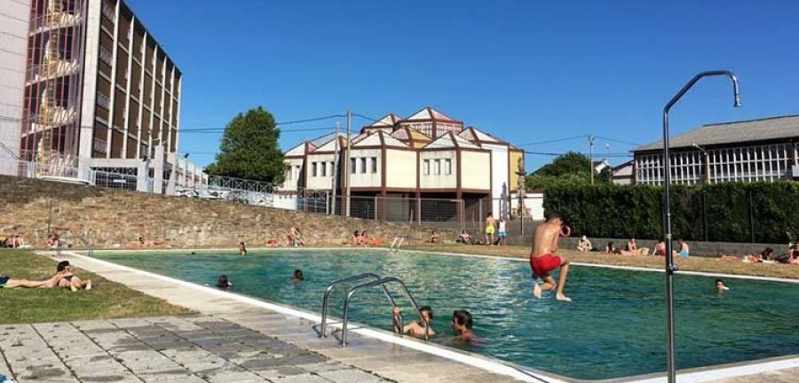 Sada estudia ampliar el acuerdo de la piscina con O Castro tras la respuesta vecinal de este verano