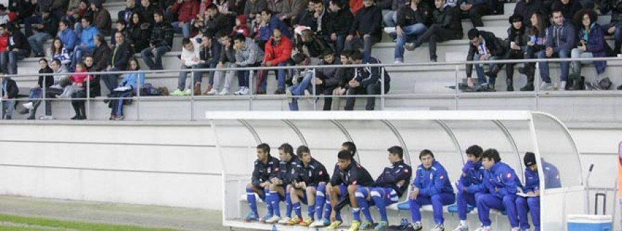 El Depor no pasa del empate ante el Racing en una cita con mucho público