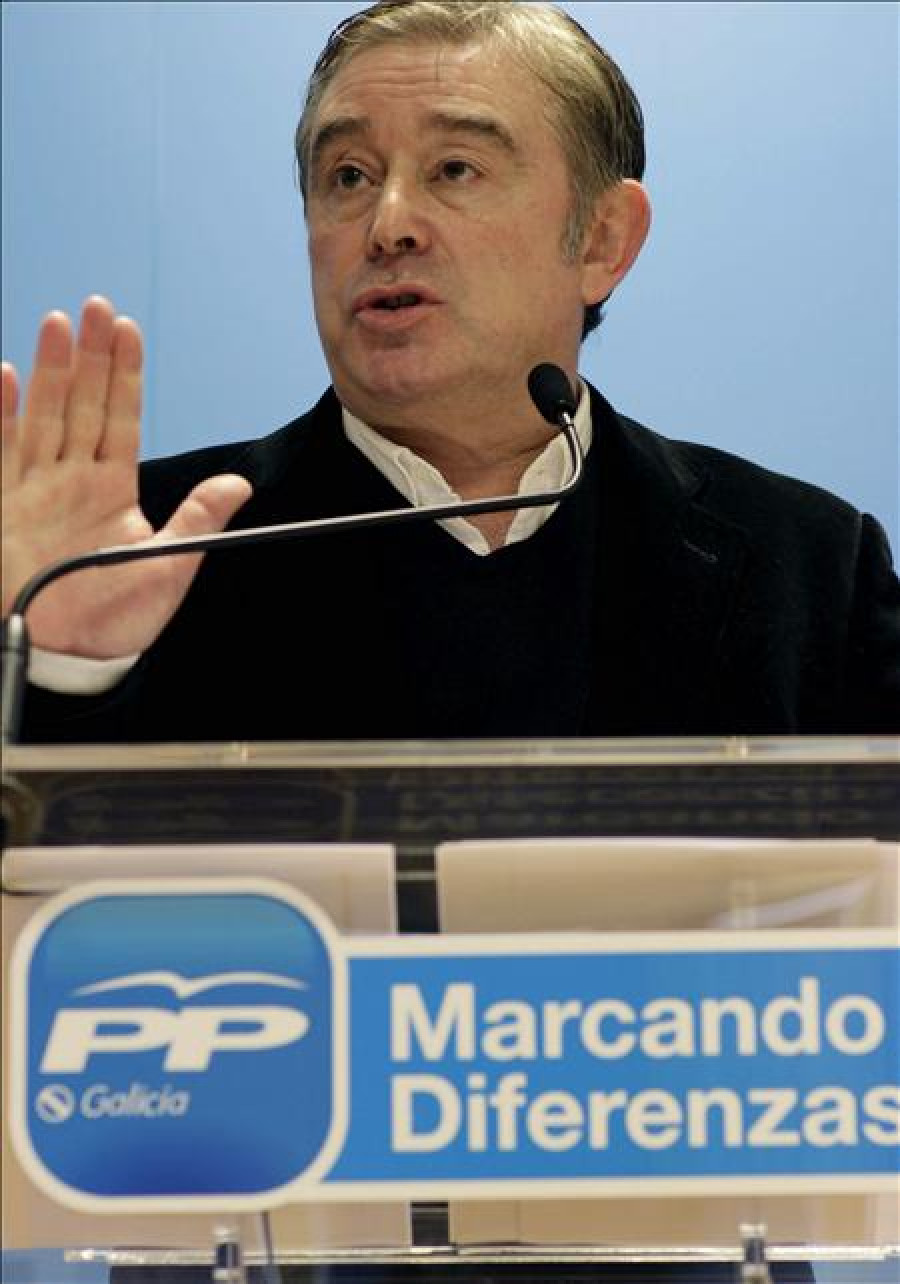 La Xunta niega despidos a los funcionarios y la oposición acusa de mentir con eufemismos