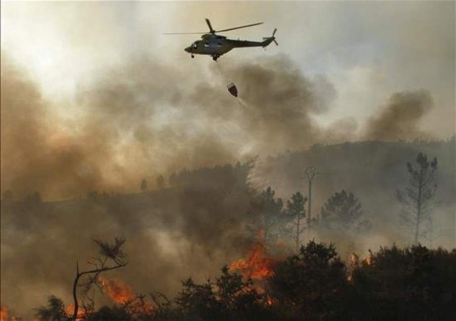 Activo un incendio forestal en Vilariño de Conso que quemó unas 50 hectáreas