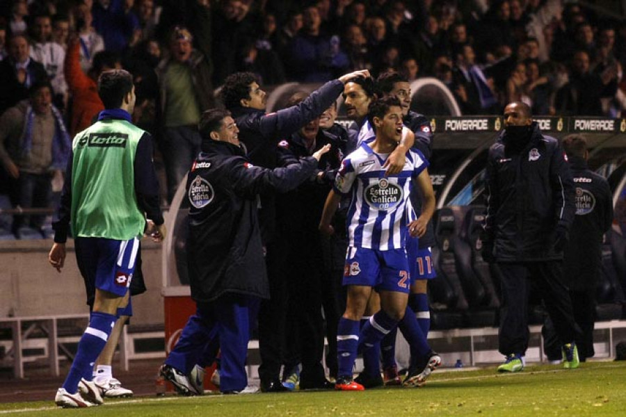 El Deportivo alimenta esperanzas de permanencia tras ganar el clásico gallego