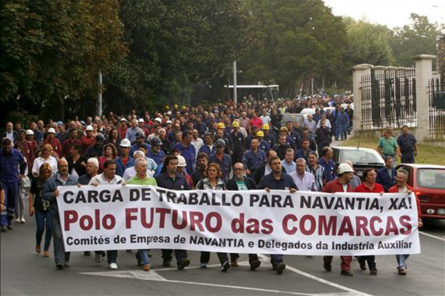 Protesta de Navantia ante la delegación ferrolana de Hacienda