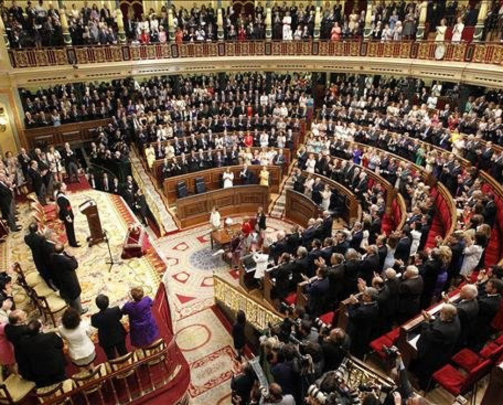 El Congreso y el Senado recuperan el pulso después de la proclamación de Felipe VI