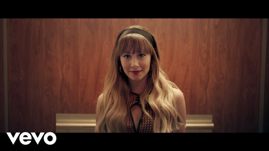 Video y Letra Nada Sale Mal - Aitana