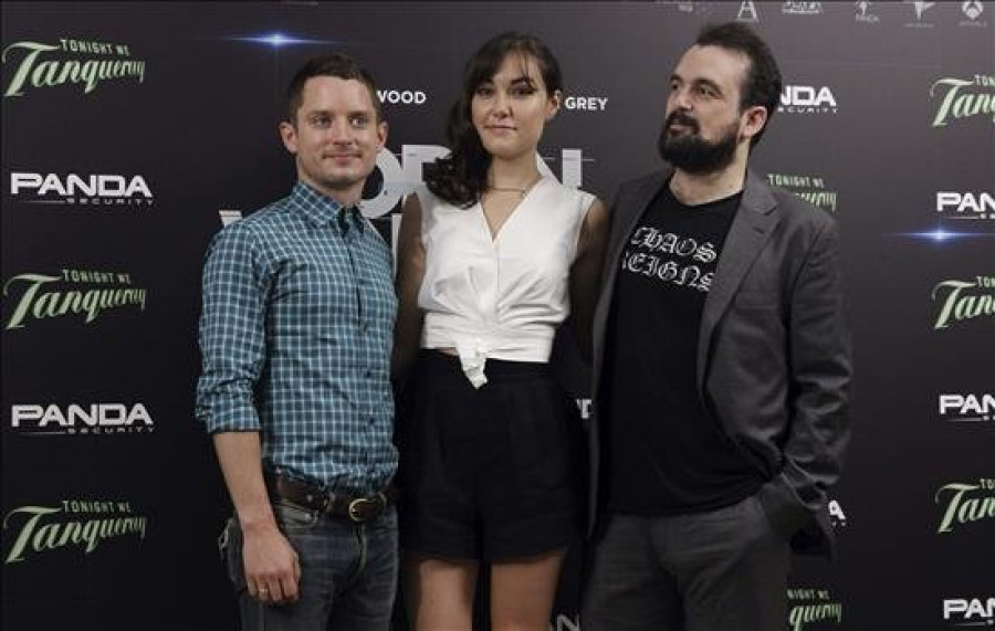 Sasha Grey y Elijah Wood, polos opuestos atrapados en una relación fatal