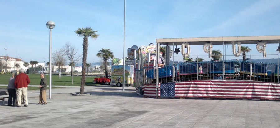 El Bloque cuestiona la idoneidad de las atracciones en la plaza de Suárez Picallo