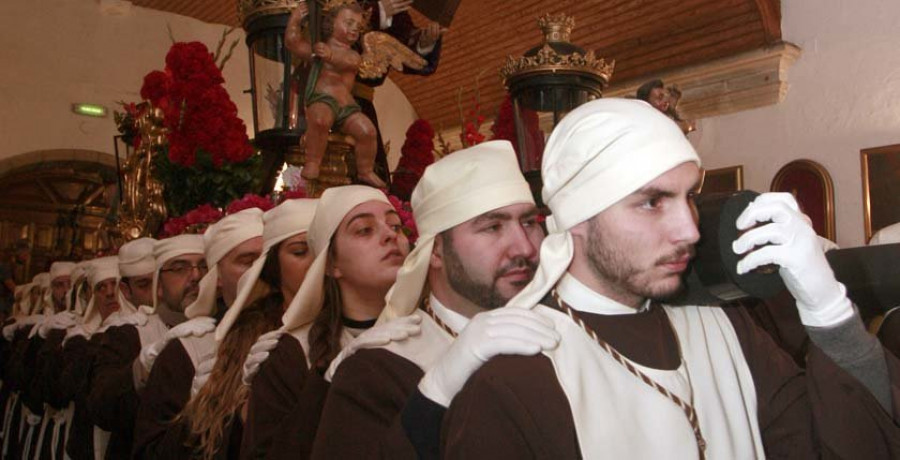 Los chaparrones del Jueves Santo dejan al Nazareno dentro de la Orden Tercera