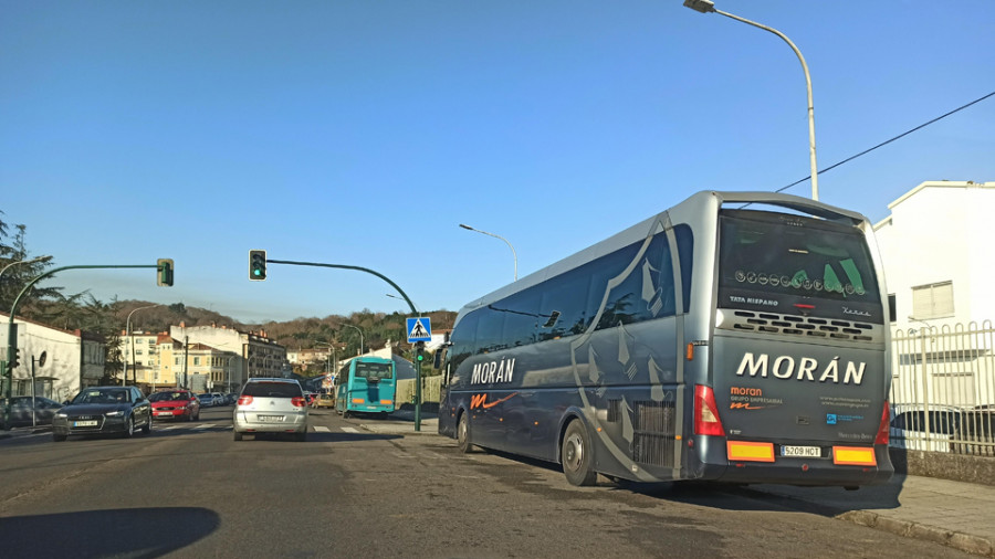 Vecinos de Viñas reivindican  la incorporación de Paderne  al Transporte Metropolitano