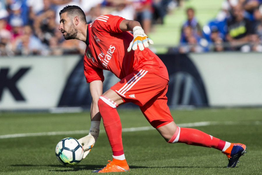 El Newcastle se suma a la puja por el meta Kiko Casilla