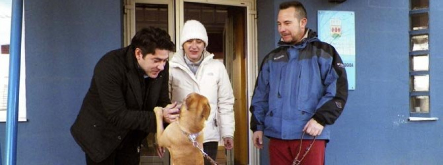 Teresa Romero adopta un perro de un centro de protección de Alcorcón
