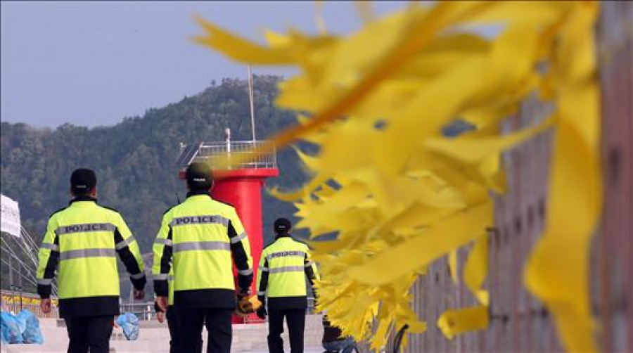 El mal tiempo dificulta búsqueda de víctimas del Sewol, que ascienden a 187