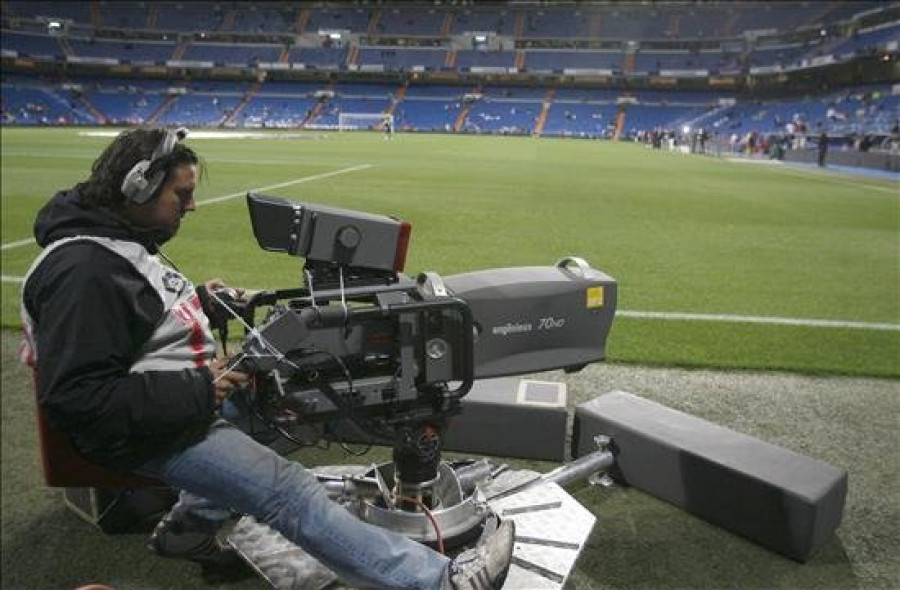 880 profesionales de 220 medios cubrirán el derbi madrileño de "Champions"