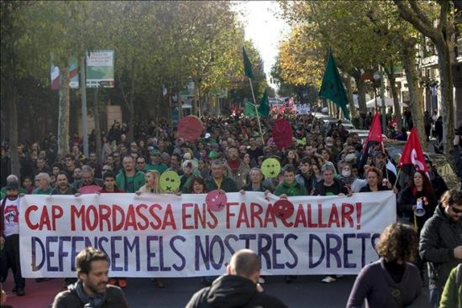 Unas 3.500 personas protestan en Barcelona por la ley de seguridad ciudadana