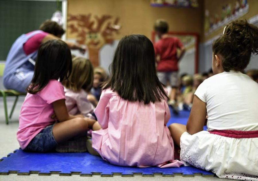 Docentes de primaria y secundaria del área de A Coruña y Cee se someterán a test serológicos