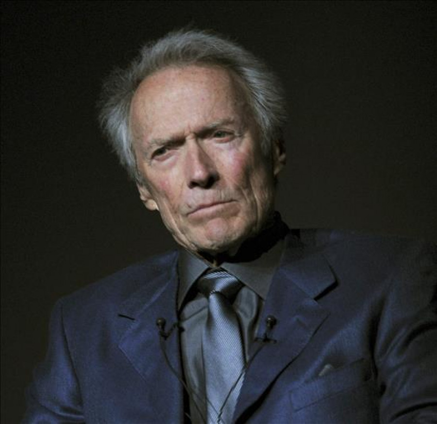 Clint Eastwood salva a un hombre de morir asfixiado en California