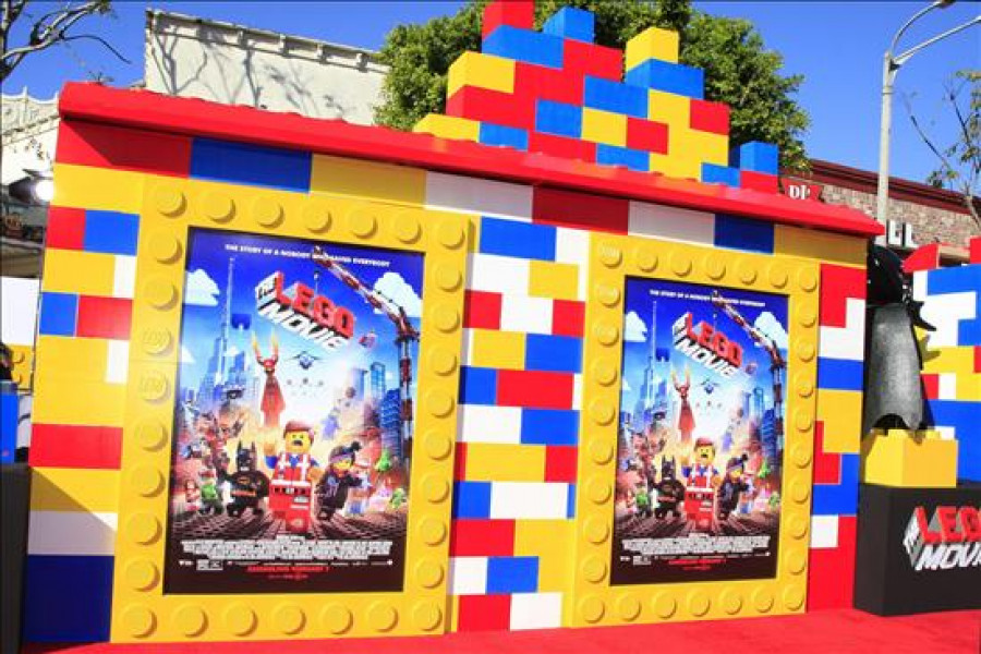 Los juguetes de "The Lego Movie" retan a Clooney y su "The Monuments Men"