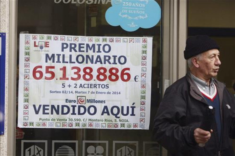 Los vecinos de Noia, intrigados por la identidad del nuevo millonario