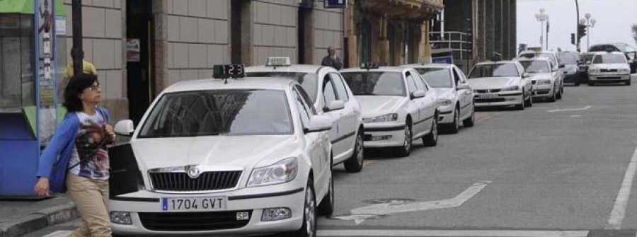 El sector del taxi recibe 60.000 euros para implantar innovaciones técnicas