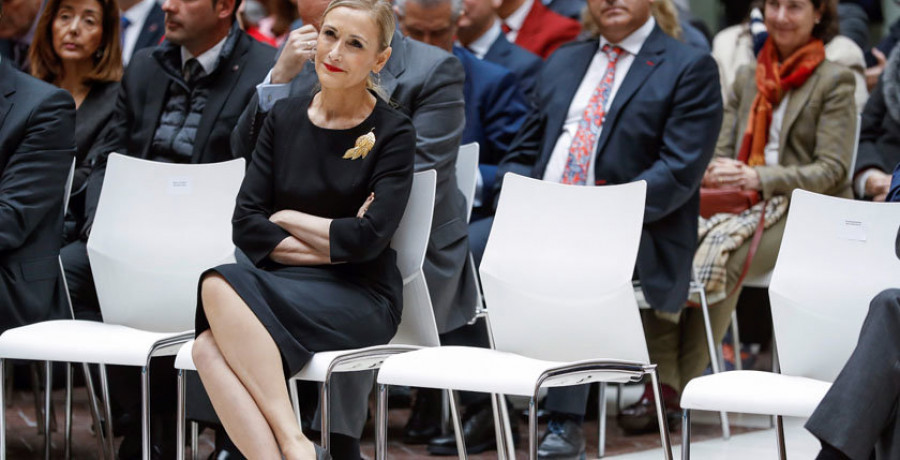 Cifuentes pone su futuro político en manos de Rajoy