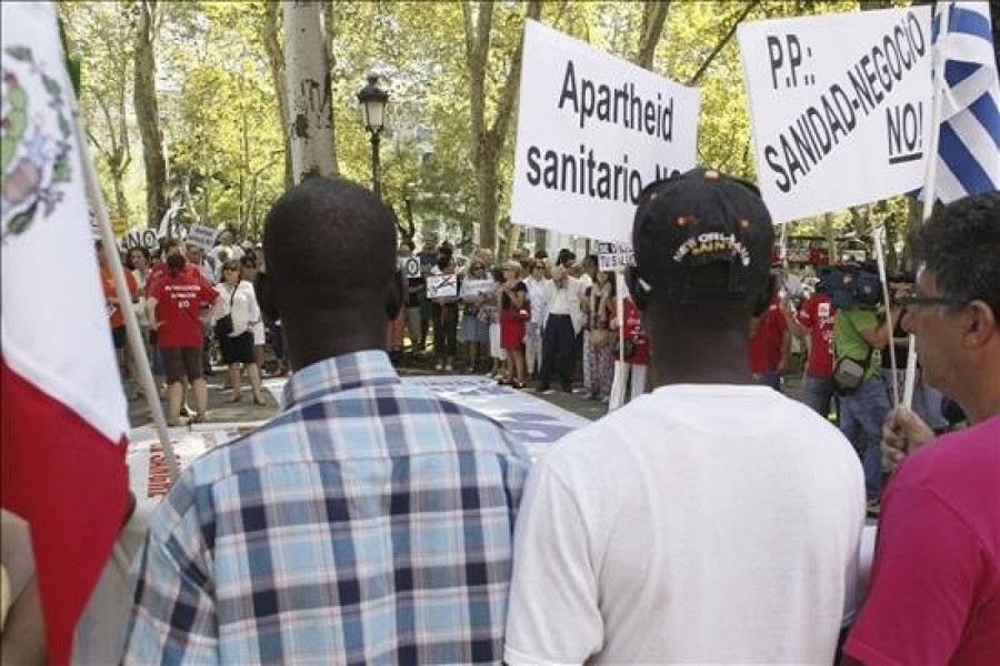 España mantiene la exclusión sanitaria a los sin papeles, según Médicos del Mundo