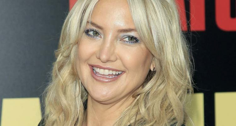 La actriz Kate Hudson se come 
a besos a Danny Fujikawa