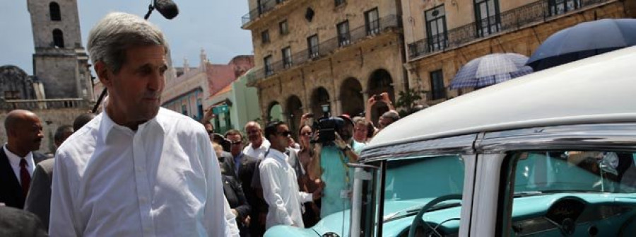 La bandera de EEUU vuelve a ondear  en La Habana tras 54 años de ruptura