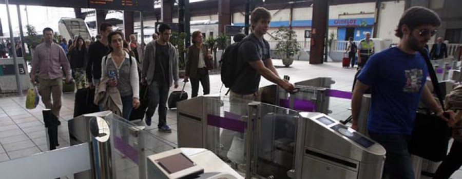 La falta de viajeros pone en riesgo las líneas de tren a Monforte y Ferrol