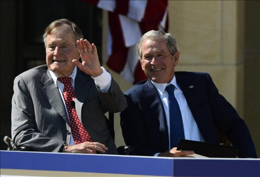 Oficina de George H.W. Bush dio por muerto a Mandela y envió condolencias