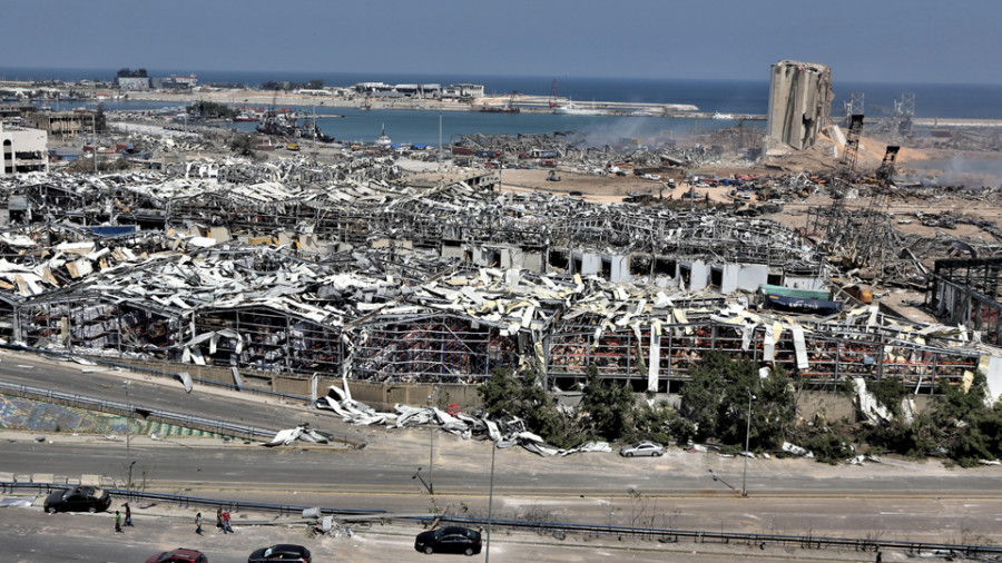 Beirut trata de recuperarse de la brutal explosión que ha dejado al menos 135 fallecidos