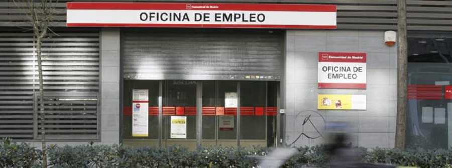 Galicia perdió 38.600 empleos en 2013 y acabó el año con 800 parados más