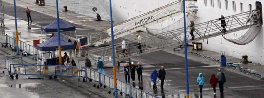 El “Queen Victoria” permite alcanzar hoy los 165.000 visitantes a bordo de cruceros