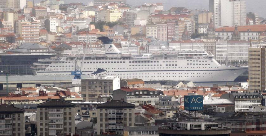 El “Magellan” visita la ciudad procedente de Dublín y de camino a Gibraltar