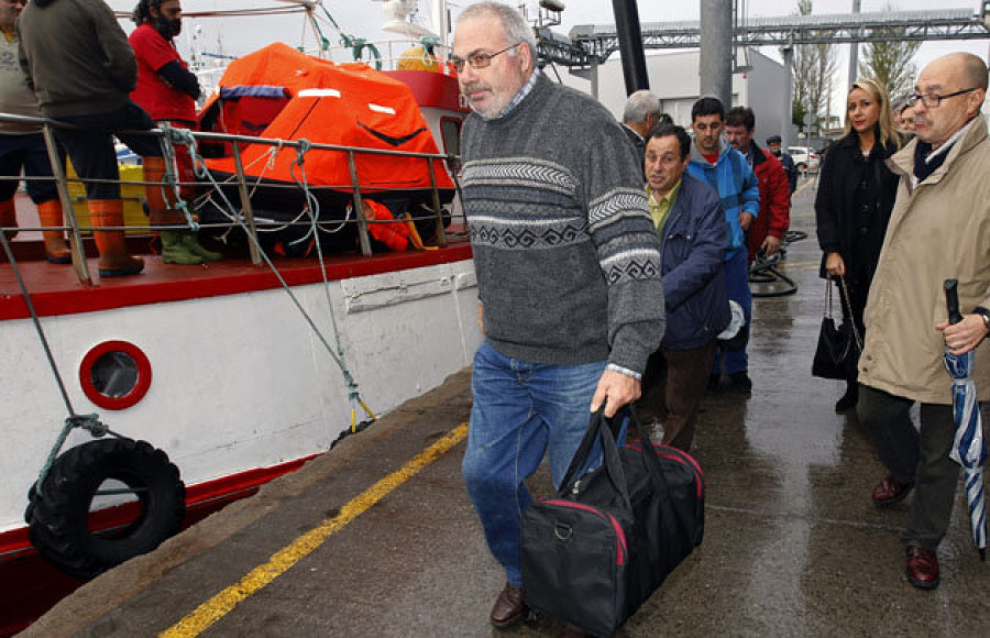 Avión español reanuda la búsqueda de pescadores del barco gallego "Safran"