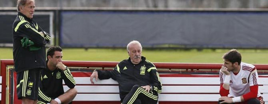 Del Bosque da la cara por los veteranos de su equipo