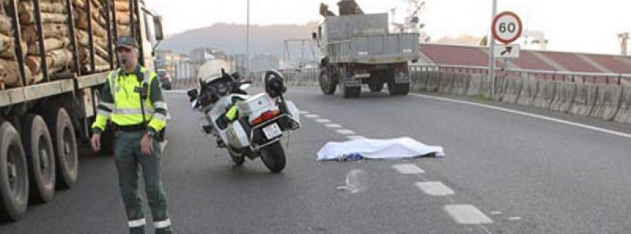 Muere un ciclista en Marín atropellado por un camión