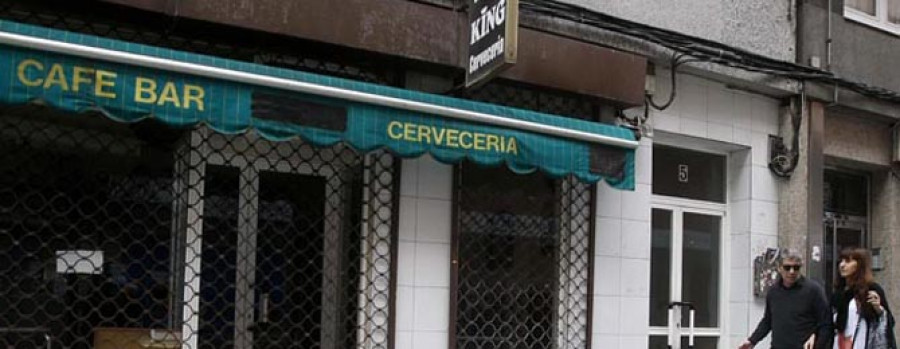 La calle de Barcelona recupera la calma con el cambio de dos bares conflictivos