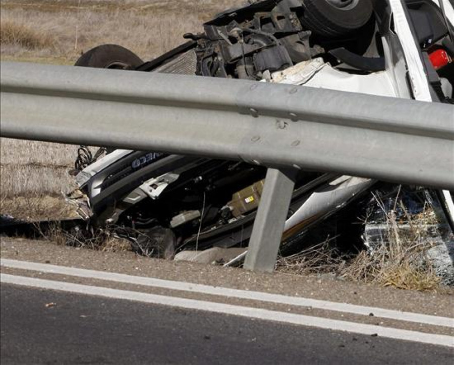 Cuatro niños heridos, uno grave, en un accidente de un autobús escolar en Xàtiva