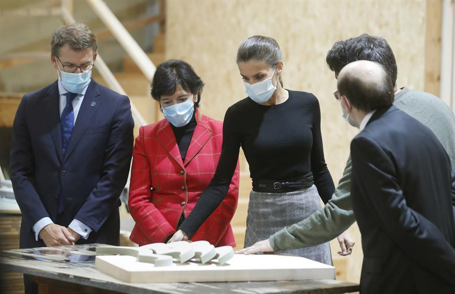 La reina Letizia inaugura en Santiago el curso de FP y profundiza en la innovación y la relación con la empresa