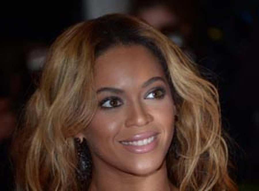 Beyoncé echa de su concierto a un  fan por darle un cachete en el trasero