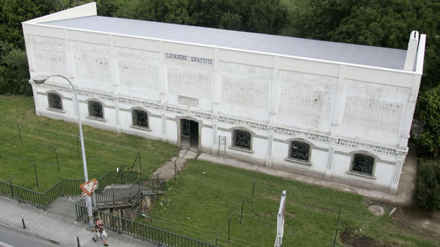 Una nueva obra en el lavadero de As Cascas posibilitará la restauración de los interiores