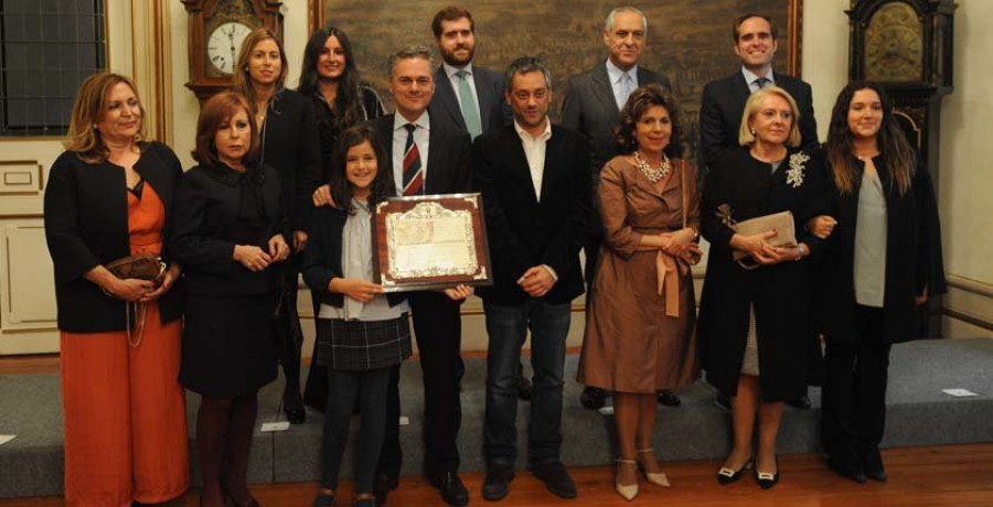 El Ayuntamiento nombra a Alberto Martí Hijo Adoptivo de la ciudad en un emotivo acto
