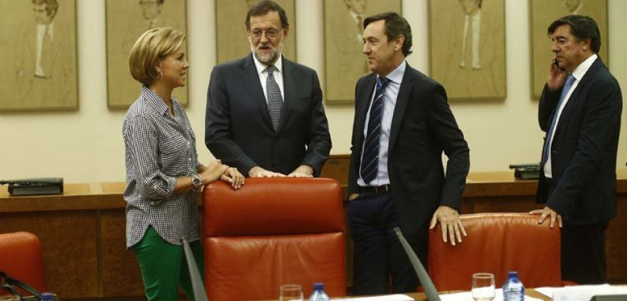 Rajoy acusa de nuevo a Sánchez de anteponer sus siglas a España
