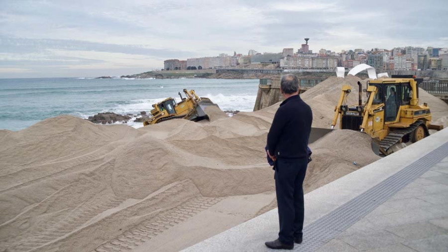 Riazor rehace a contrarreloj su duna para afrontar otra alerta naranja