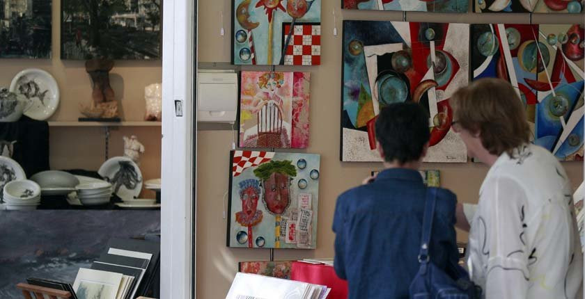 Una treintena de autores muestran 
sus obras en la 
XVII Feira de Artes Plásticas de A Coruña