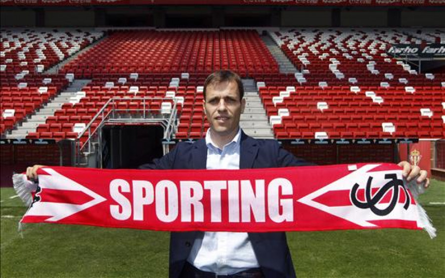 El Sporting de Gijón destituye a Manuel Sánchez Murias como entrenador