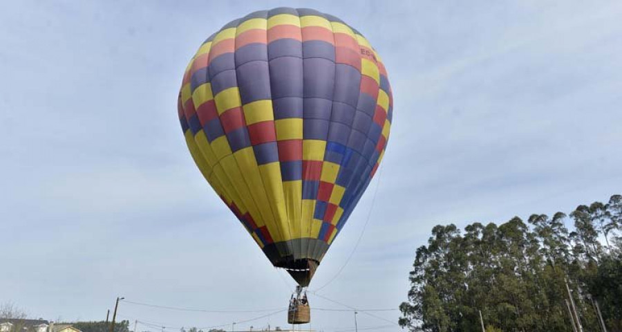 Reportaje | Cambre se despide desde el aire de su viaje a los felices años 20